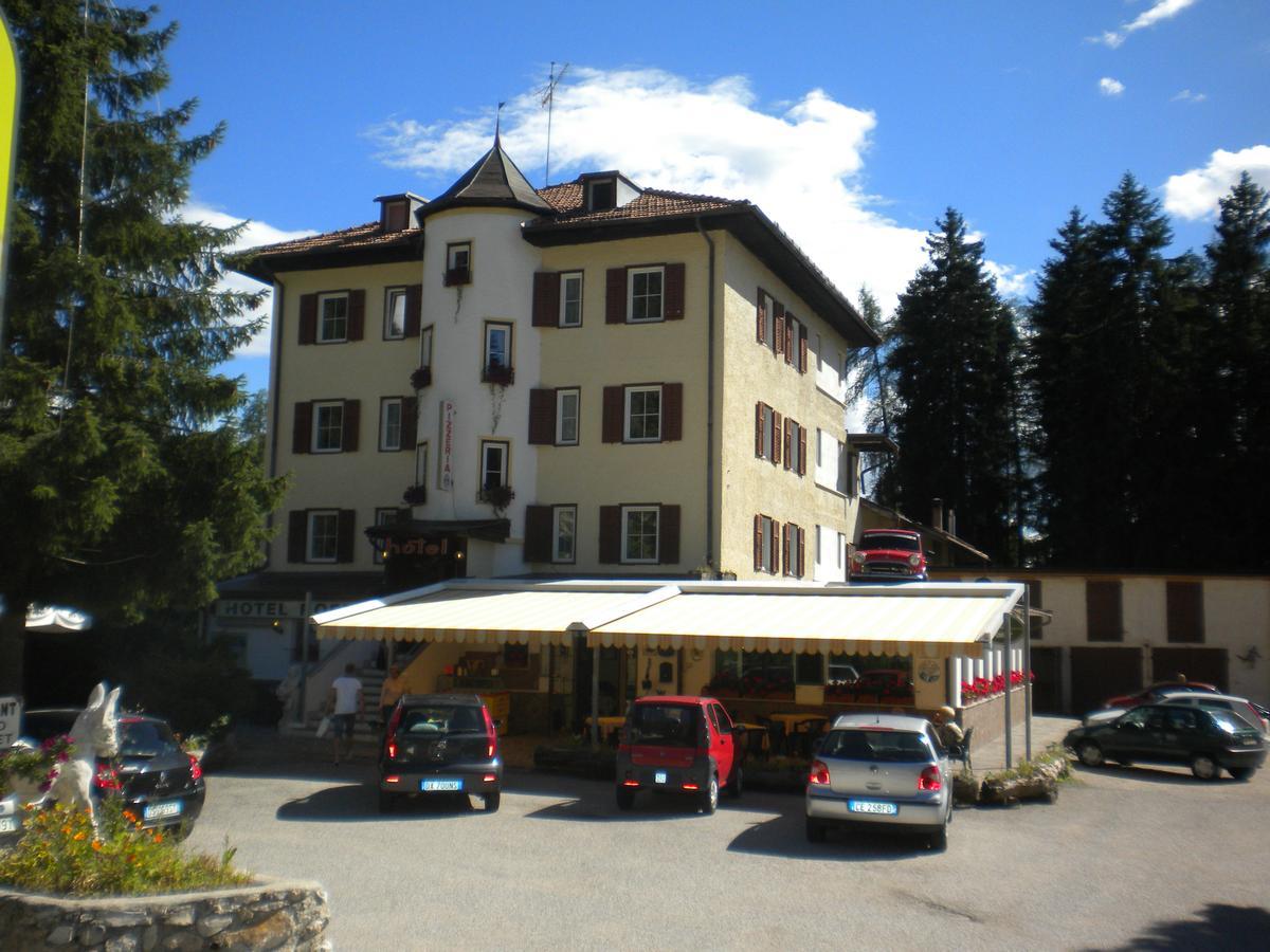 Hotel Roen Ruffre-Mendola Bagian luar foto